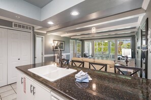 Interior - Comfortable Walk-in Golf Course View Condo in the Heart of Branson (Branson)