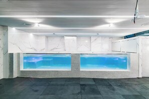 屋内プール、温水プール