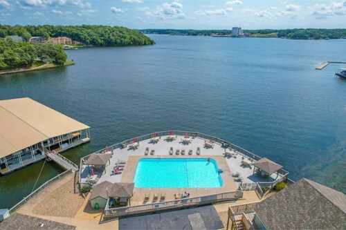 Indoor/outdoor pool, hot tub and boat slip! NO STAIRS