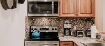 Snowater Condo #88 - Wi-Fi - Fireplace - Sleeps 6