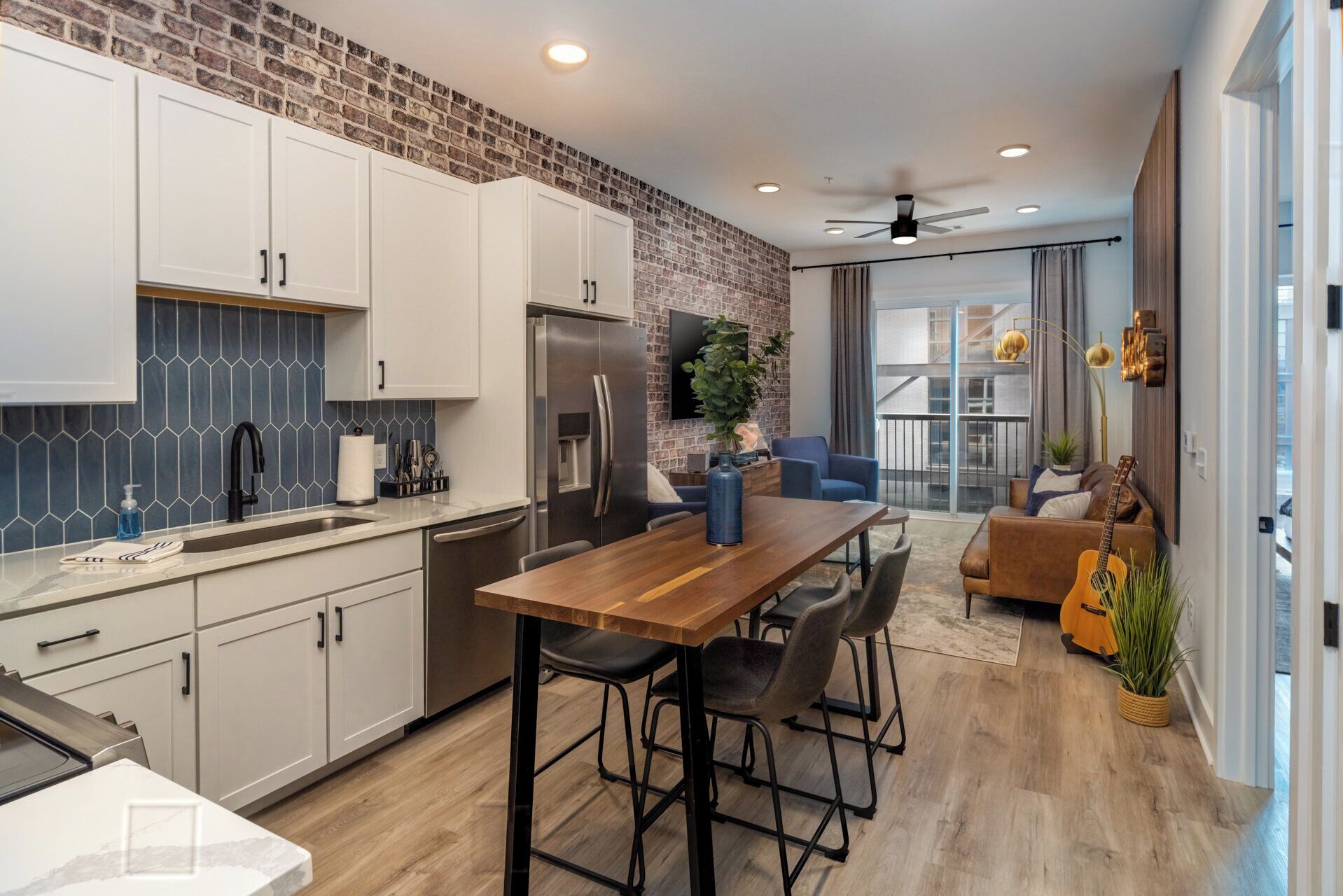 Condo, nhiều giường, bếp, quang cảnh thành phố | Bếp riêng | Tủ lạnh, lò vi sóng, lò nướng, bếp nấu 