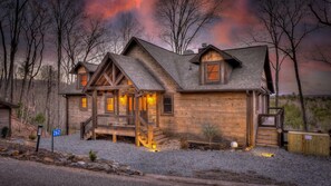 Exterior - The Silver Fox - Modern Chic Decor | Hot Tub | Aska Adventure Area (Blue Ridge)
