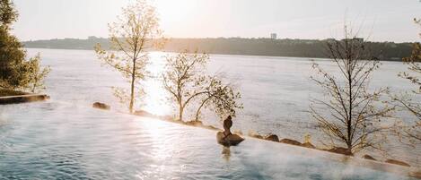 Piscina all'aperto, una piscina riscaldata