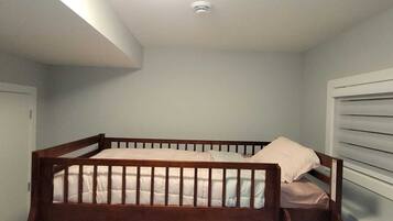 2 habitaciones, escritorio, wifi gratis y ropa de cama