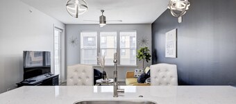 BEAUTIFUL 1BDR APARTMENT W/ KING BED