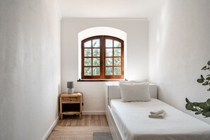 3 chambres, fer et planche à repasser, Wi-Fi, draps fournis