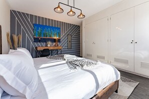 1 Schlafzimmer, Schreibtisch, Bügeleisen/Bügelbrett, WLAN