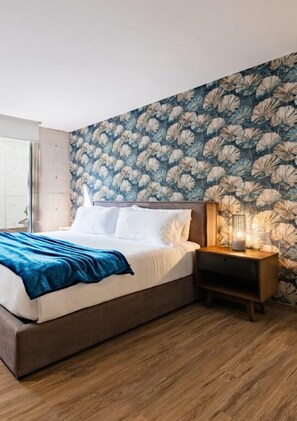 1 bedroom, desk, iron/ironing board, WiFi