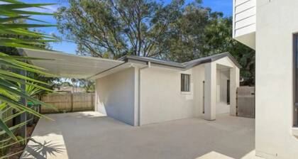 French Beach Bungalow (2br, pet-friendly)