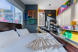 1 habitación, escritorio, tabla de planchar con plancha y wifi 