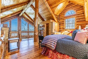 5 bedrooms, travel crib, WiFi, bed sheets - Beautiful Rustic Lakehouse in Michigan, gorgeous views and total relaxation (Montgomery)