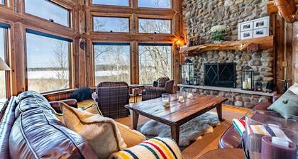 Beautiful Rustic Lakehouse in Michigan, gorgeous views and total relaxation