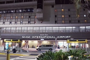 Exterior - Expansive Multi Story Home in the Heart of Miami (Miami)