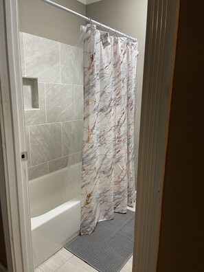 Toallas y papel de baño 