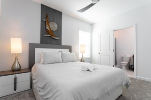 5 bedrooms, iron/ironing board, travel cot, free WiFi - Blue Heaven | Luxe Ocean Villa | Beach House | Private Pool (Melbourne Beach)
