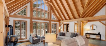 Luxury Cottage Living on the Lake in Muskoka