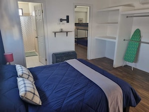 3 bedrooms, desk, free WiFi, bed sheets