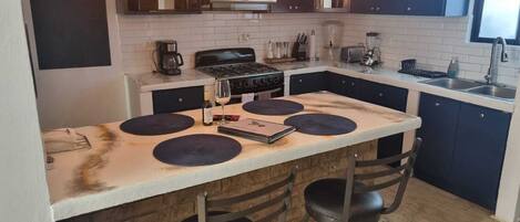 Fridge, microwave, oven, coffee/tea maker