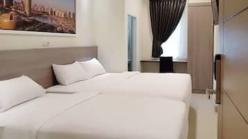 Executive Double Room | Desk, free WiFi, bed sheets