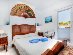 3 soverom, strykejern/-brett, reiseseng for barn og wi-fi (inkludert)