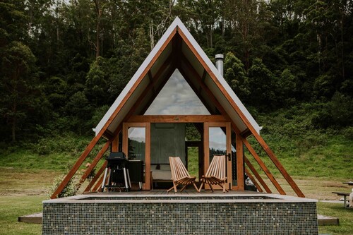 Tiny Home with outdoor heated pool (Pet-Friendly!)