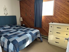 3 間睡房、可攜式嬰兒床、免費 Wi-Fi、床單