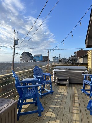 Terrace/patio - Steps from the ocean in the Outer Banks - New Hot Tub, Deck & Dog Run! (Rodanthe)