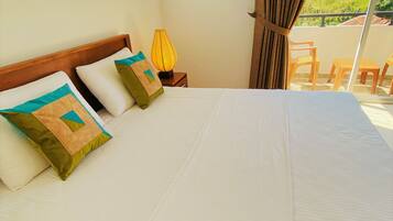 Deluxe Double Room | Desk, soundproofing, free WiFi, bed sheets