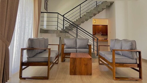 Srimadis Villa near Airport