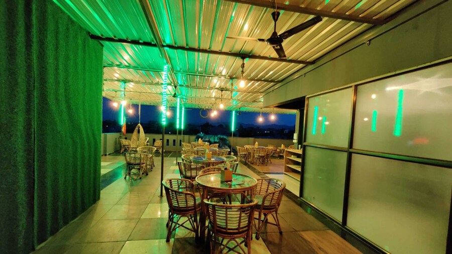 Hotel Townhouse @Udaipur City Railway Station