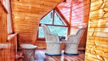 Deluxe Room | Soundproofing, WiFi, bed sheets