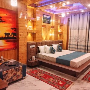 Deluxe Room - Cafe Saffron & Cottages (Kullu)