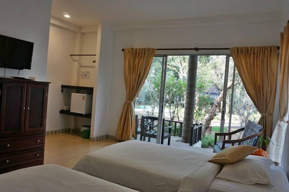 1 bedroom, desk, free WiFi, bed sheets