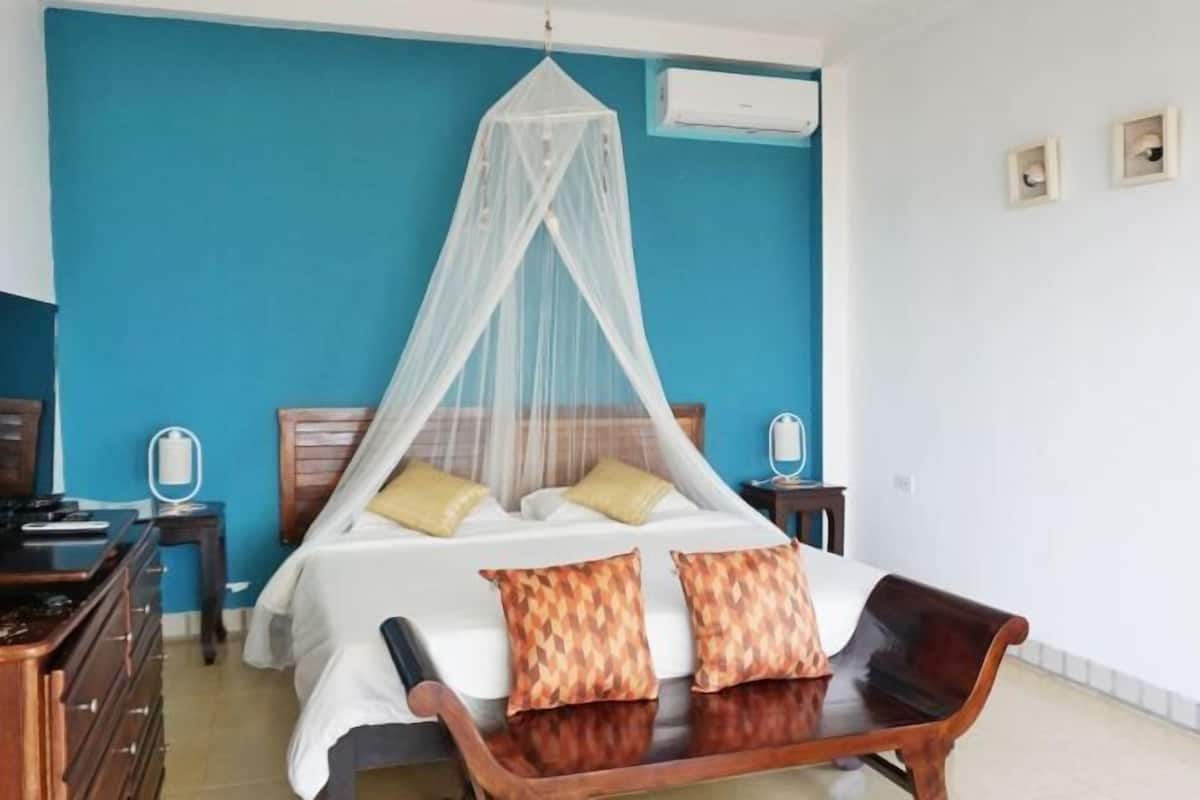 1 bedroom, desk, free WiFi, bed sheets