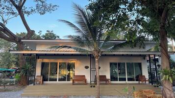 Chambre Familiale | Terrasse/Patio