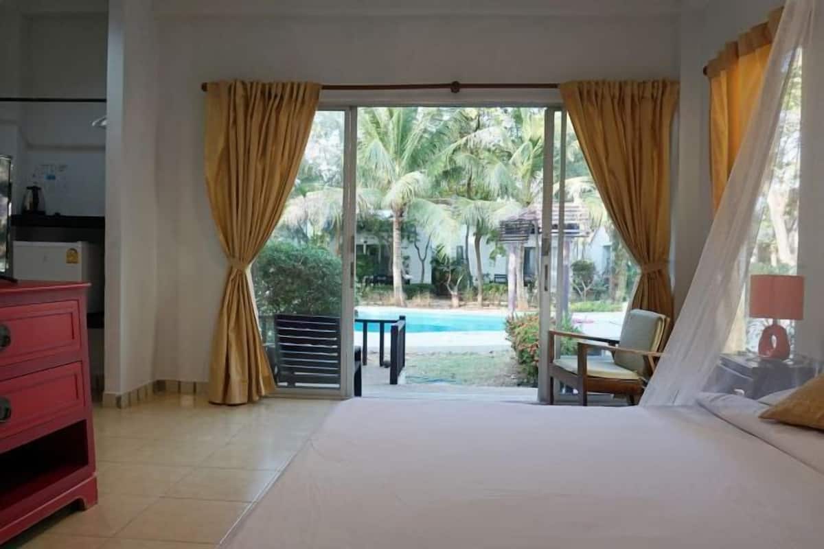 1 bedroom, desk, free WiFi, bed sheets