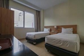 Minibar, desk, free WiFi, bed sheets - Aranis Hotel (Jakarta)