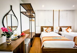 Deluxe Double or Twin Room | Minibar, desk, soundproofing, free WiFi