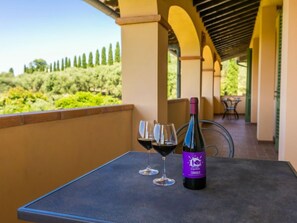 تناول الطعام بالخارج