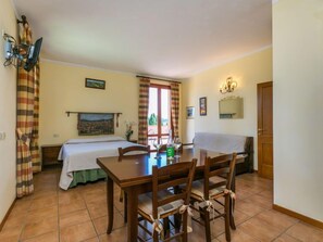 12 bedrooms, WiFi