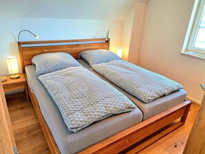 Unclassified image, 4 of 35, button - Vacation home "Distelfink" in Dranske / Lancken - thatched roof house with Bodden view, (Dranske)