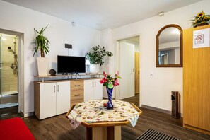 Interior - Holiday Apartment 'Nguyen Und Le' with Wi-Fi (Neukirch)