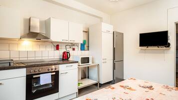 KylskÄp, mikrovÄgsugn, ugn och spishÀll