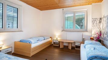 2 bedrooms, free WiFi, bed sheets