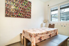 Dining - Holiday Apartment 'Nguyen Und Le 2' with Wi-Fi (Neukirch)