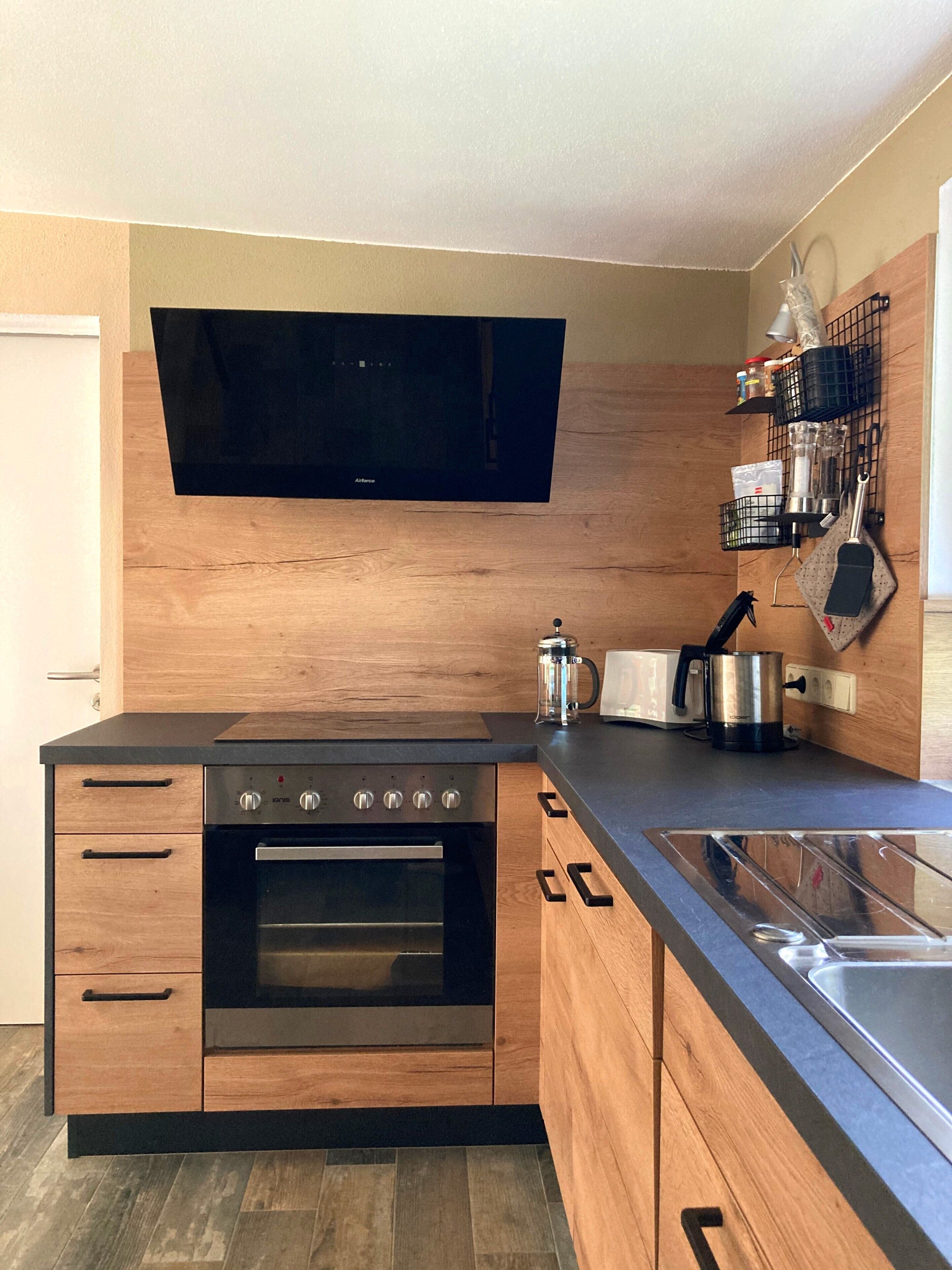 Kühlschrank, Ofen, Herdplatte, Geschirrspüler