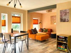 تلفزيون، مدفأة، خدمات بث