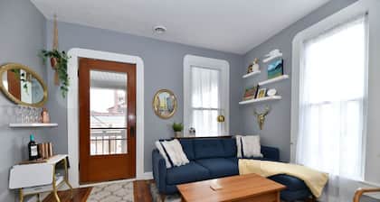 Downtown Indy Stay Near Lucas Oil Stadium