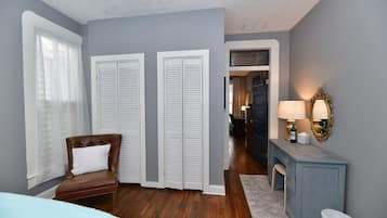 2 slaapkamers, een bureau, een strijkplank/strijkijzer, gratis wifi