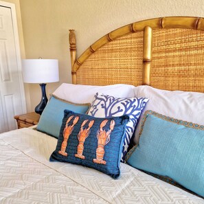 4 bedrooms, iron/ironing board, WiFi, bed sheets